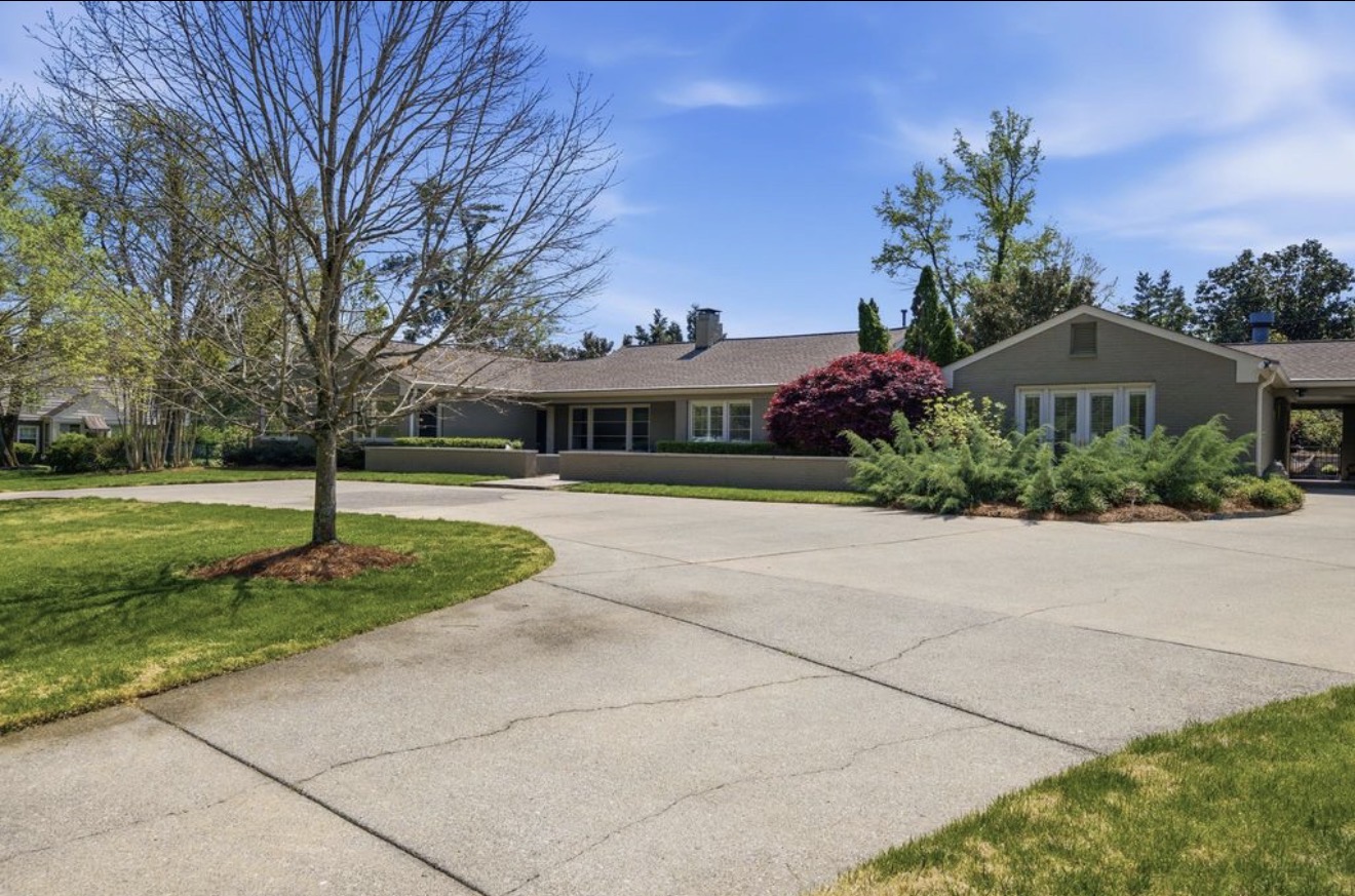 225 Hillwood Blvd